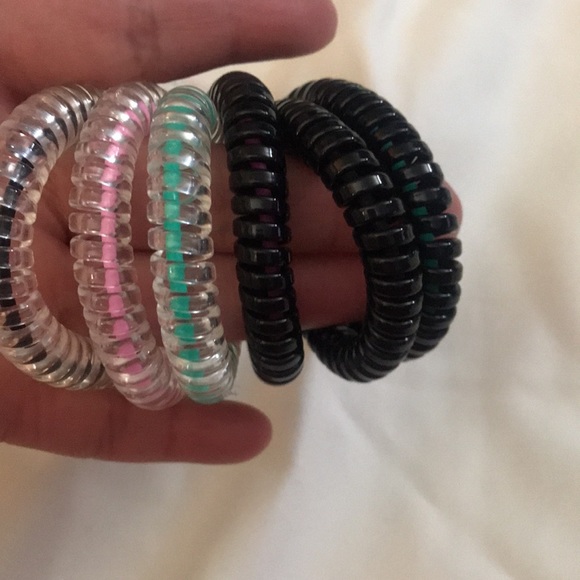 ⚡️FINAL PRICE⚡️ Scunci Spirals 6pcs Ponytail’s - Picture 9 of 9